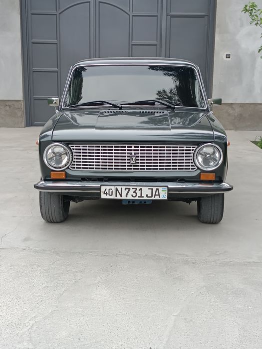 Vaz 21011 sotiladi