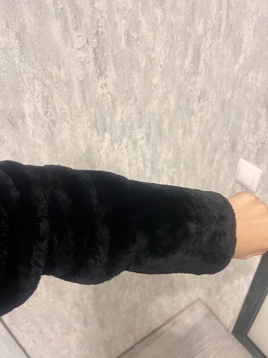 Продам мутоновую шубу