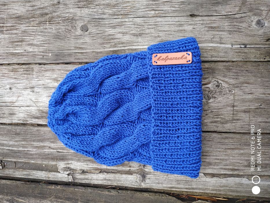 Шапки и шалове ръчно плетени