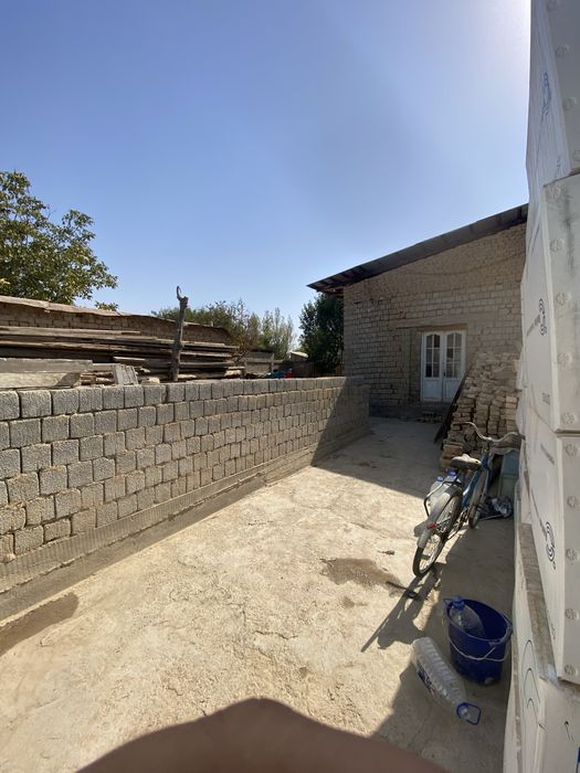 Nazarbek to’qimachi uy sotiladi