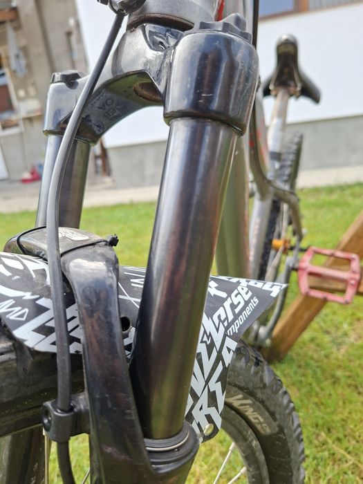 Vând bicicleta dirt Umf Hardy 3