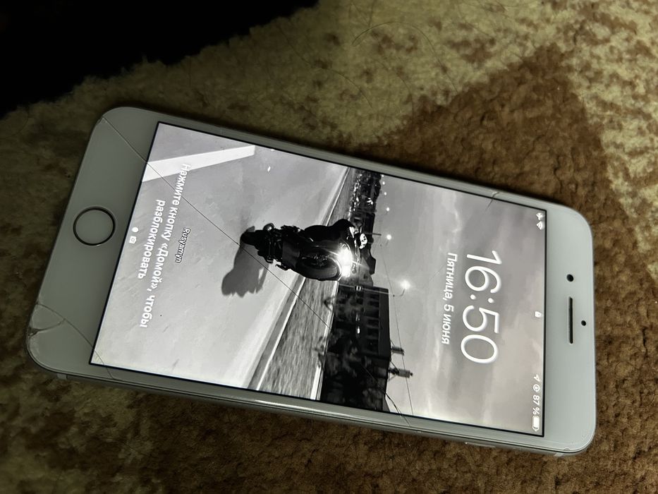 Айфон 7+         .