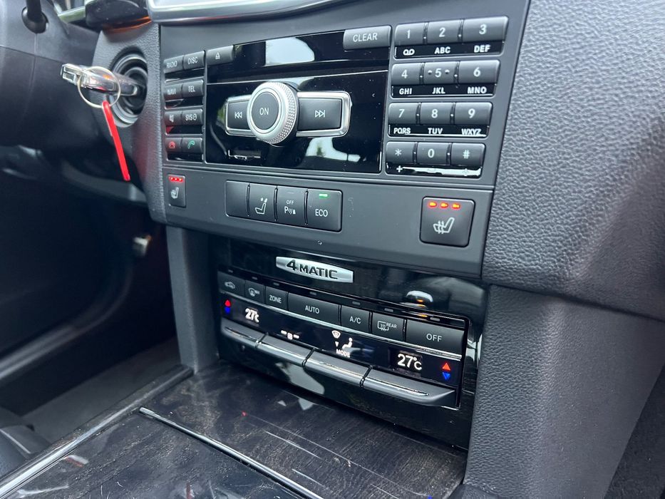 Mercedes-Benz E 250d 4MATIC 204PS/ 500n/m/ Distronic/ Nav Mare/ ILS LED/ TOP - CA NOU
