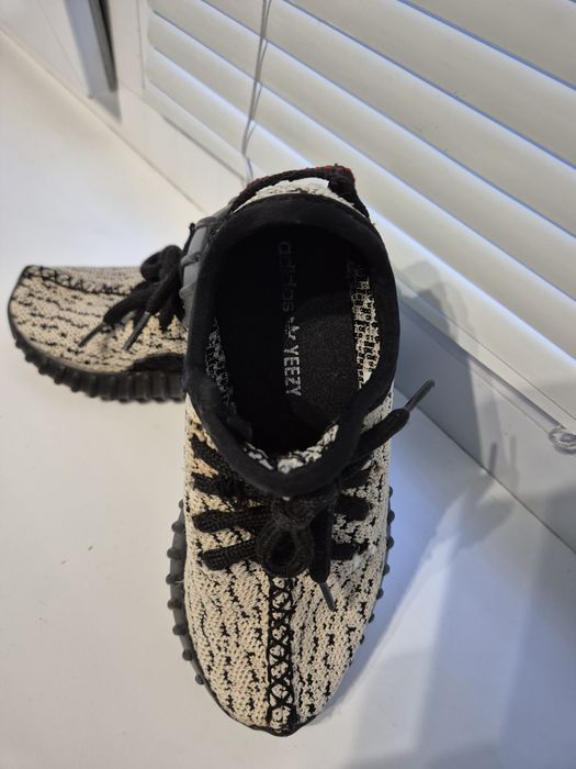 Оригинални маратонки adidas yezzy boost. 
Носени два пъти ,защото не у