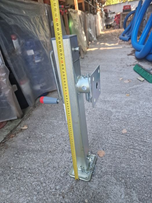 Picior de sprijin pentru toată gama de remorci de la 750 kg la 3500 kg