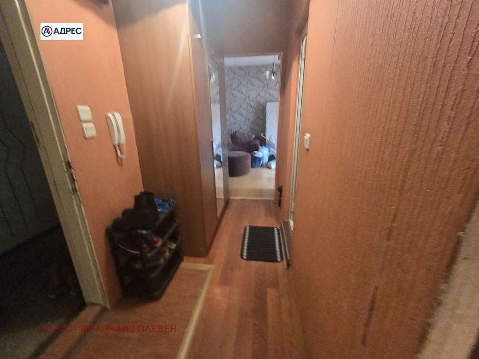 Продава се Двустаен апартамент в Плевен, Сторгозия - 64 кв.м за 638 €/кв.м - Снимка #3