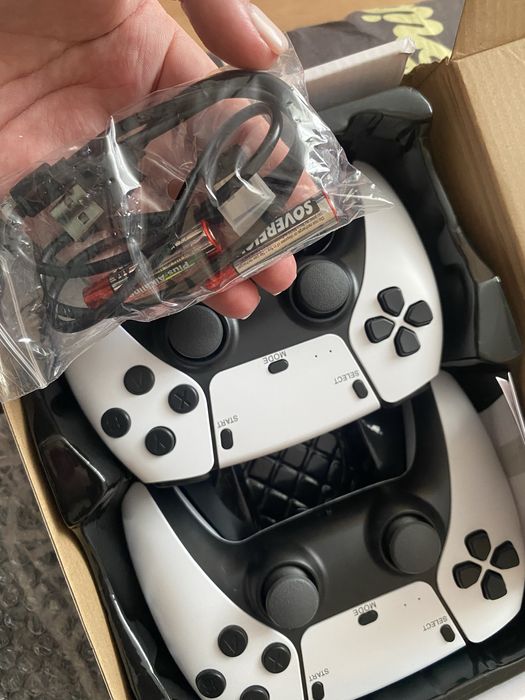 Игровая приставка продам