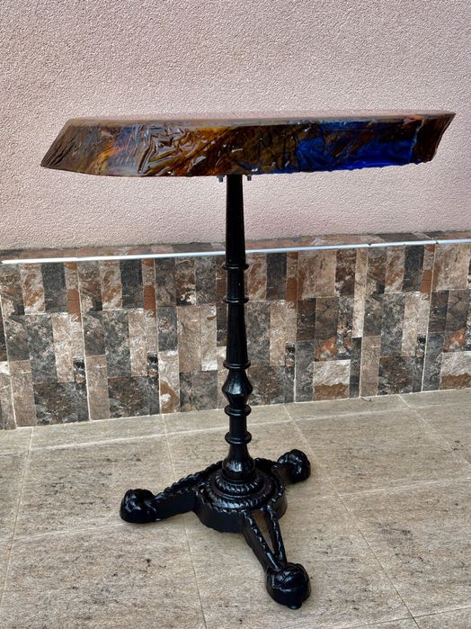 Шах маса от масив с епоксидна смола и големи фигури