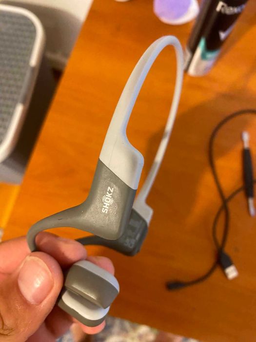 Căști Shokz OpenRun Wireless Bone Conduction – Waterproof – Funcționează impecabil