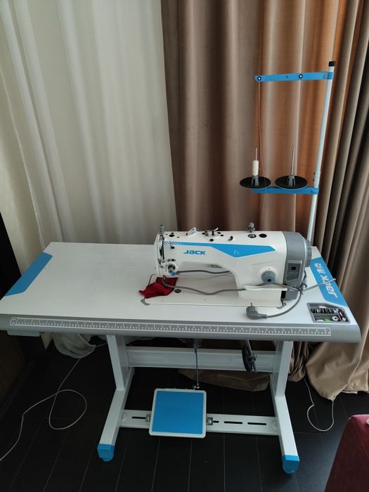 Швейная машина Jack F5