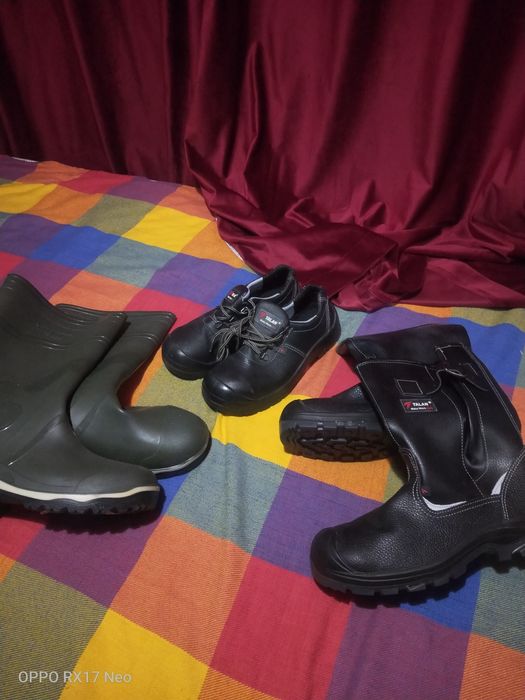 Продам спец обуви