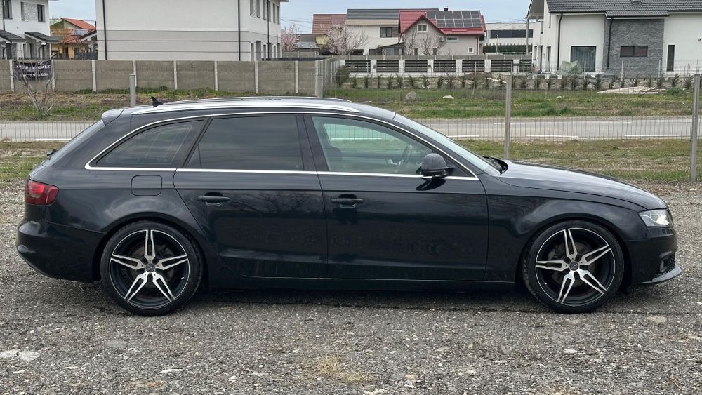 Audi A4 B8 S-Line 2.0 TDI Navi/Manual/Bi-xenon/transport gratuit