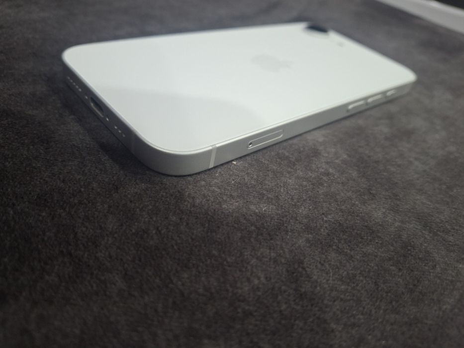 Iphone 16e продам