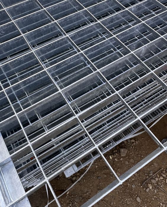 Gretare zincate 118x119
-