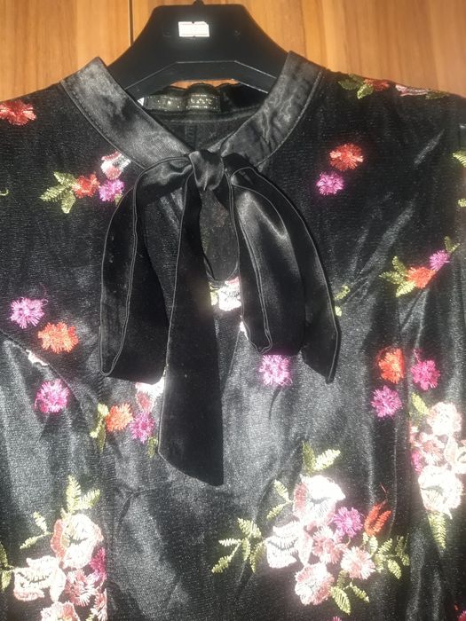 Платья женские, вечерние.