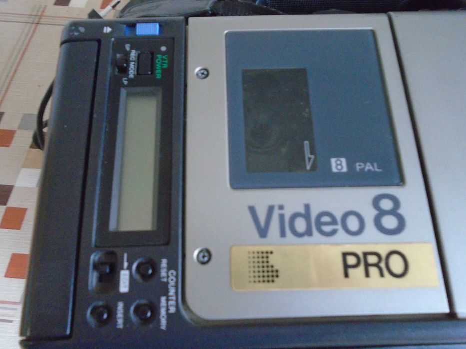 камера Video 8 Sony ccd-v100e