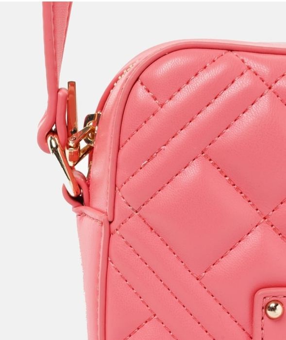 Нова дамска чанта LOVE MOSCHINO