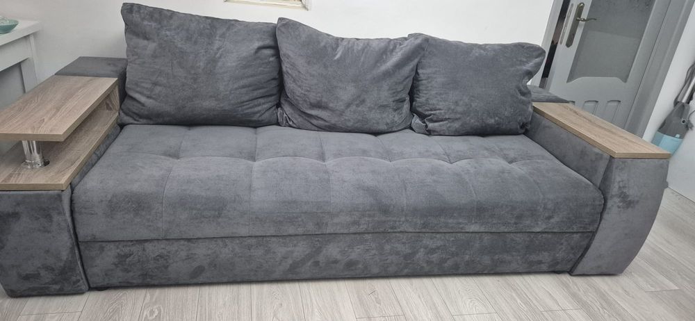 Vand canapea gri