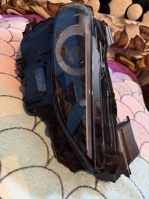 Far dreapta Mazda 3 2024 sedan