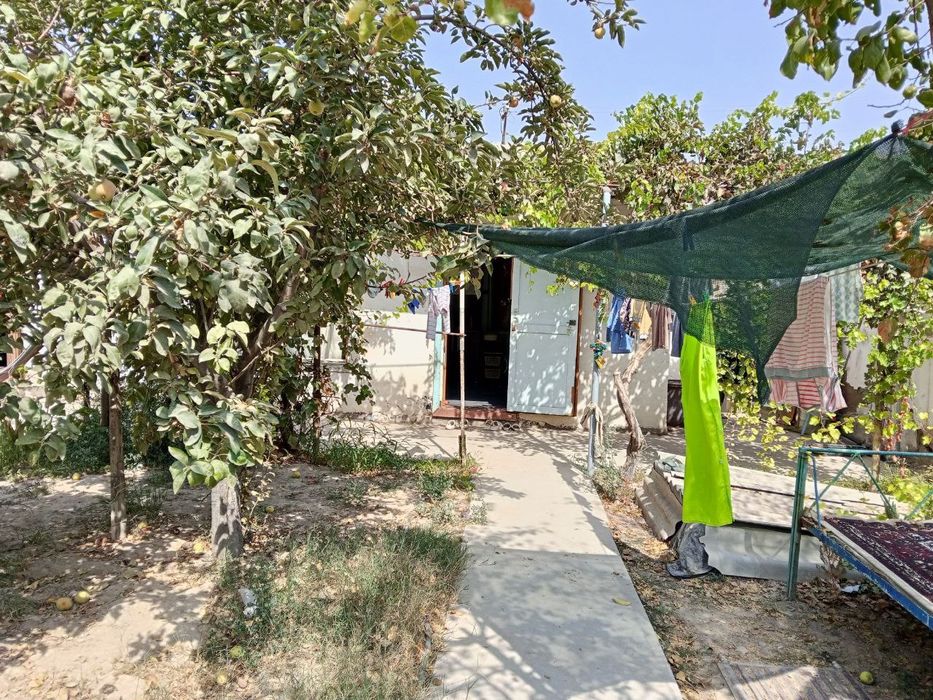 Продаю. Дом 6 соток 1 зал. И 4 комнаты баня