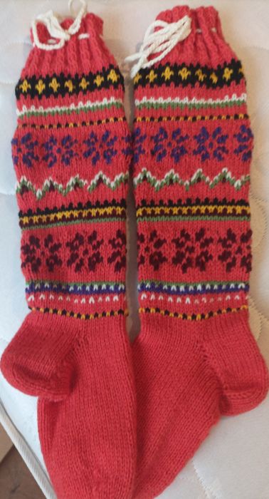 Ръчно плетени чорапи за народна носия
