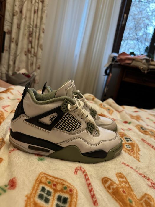 Jordan 4 Seafoam