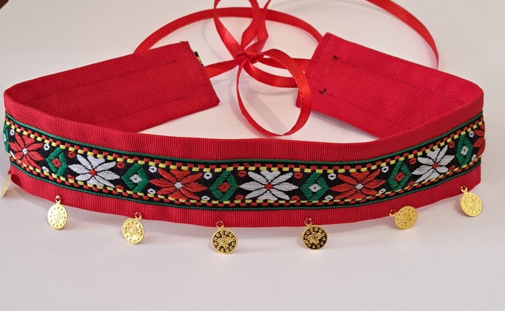 НАЛИЧНА! Детска народна носия за момиче - 6 години