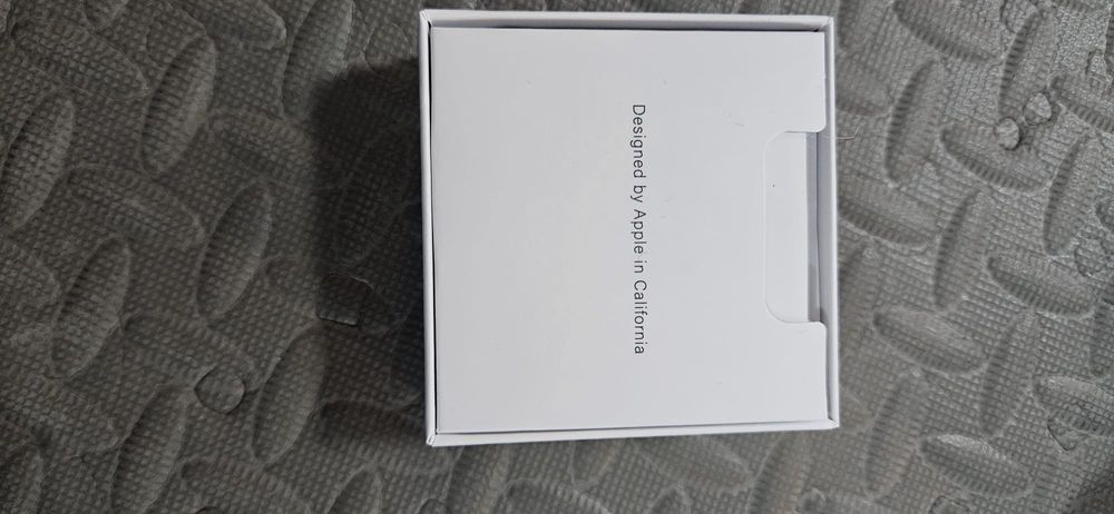 Vand airpods seria 4 noi noute