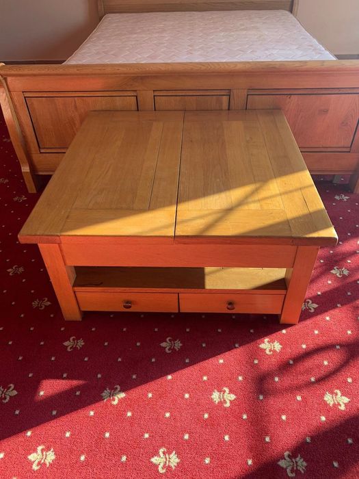 Vând mobila din lemn masiv