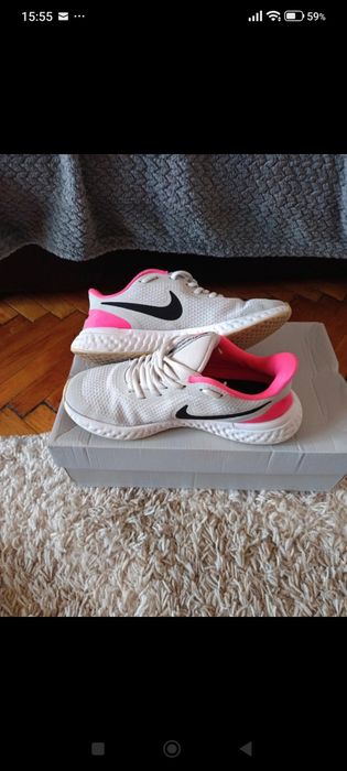 Adidași Nike damă