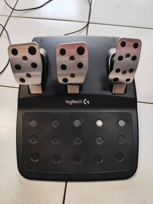 Xbox Series X / Logitech G920