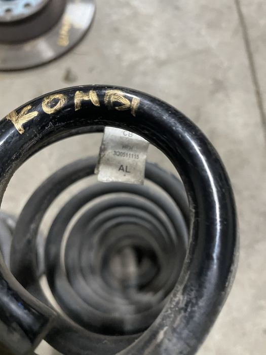 Set arc arcuri + amortizoare spate VW passat b8 kombi break