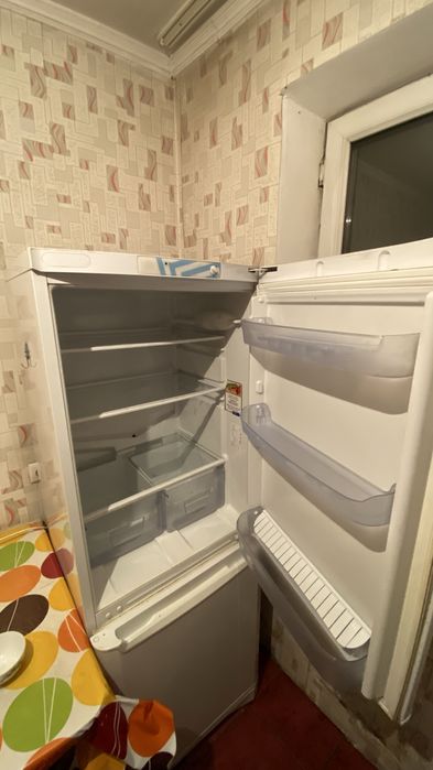 Холодильник Indesit