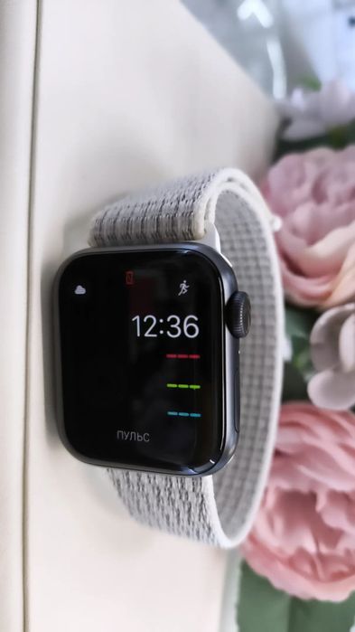 Продам часы Apple Watch Series 6 40mm