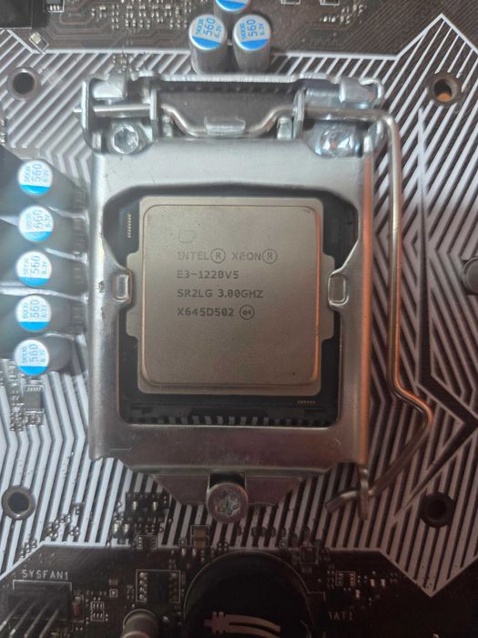 MSI H110M PRO-VD + Xeon 1220v5 + 2x4GB DDR4 + ID-Cooling SE-802-SD v3