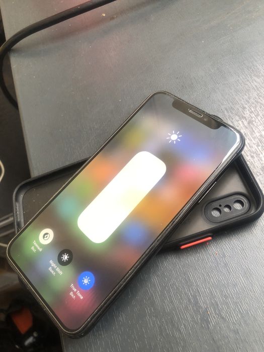 iPhone X 256GB Black 100%