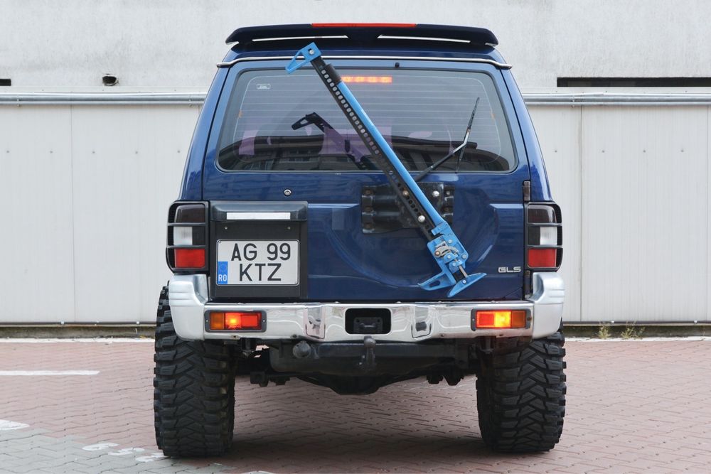 Pajero 2.8 intercooler turbo autoutilitara cu 5 locuri in acte
