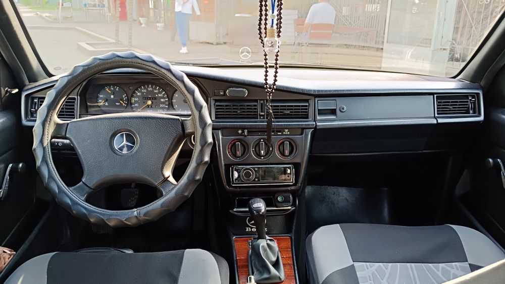 В продаже Mercedes-Benz W201