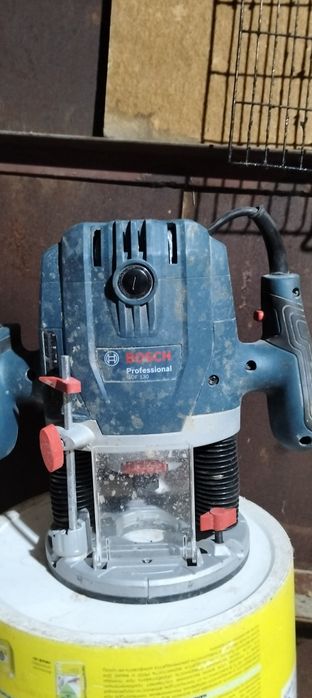 Продам Фрезер по дереву Bosch