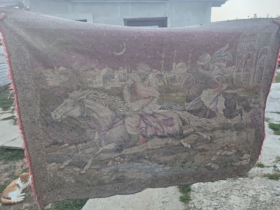 Carpetă veche " Răpirea din Serai" numai bună pentru colecționari de antichități