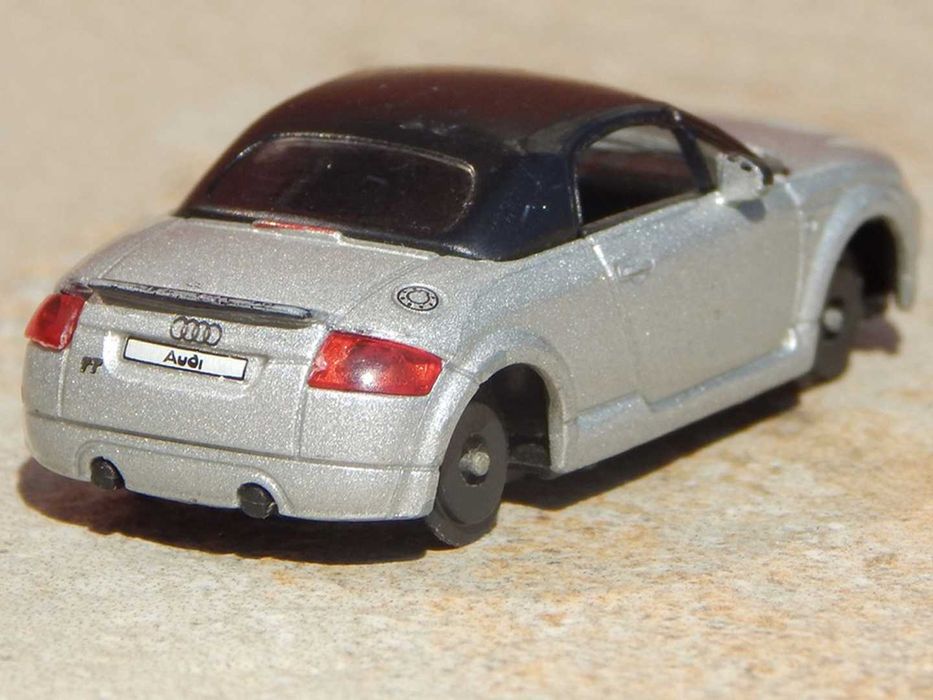 Macheta Audi TT Cabriolet I (8N) Hongwell 1:72 lipsa pneuri