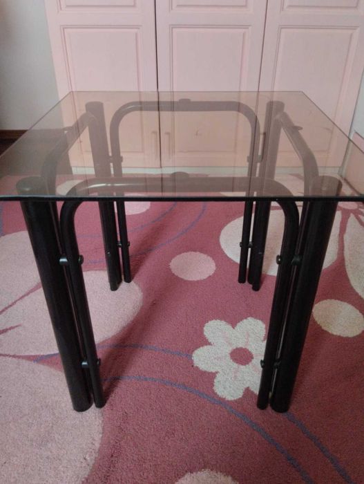 Стъклена масичка