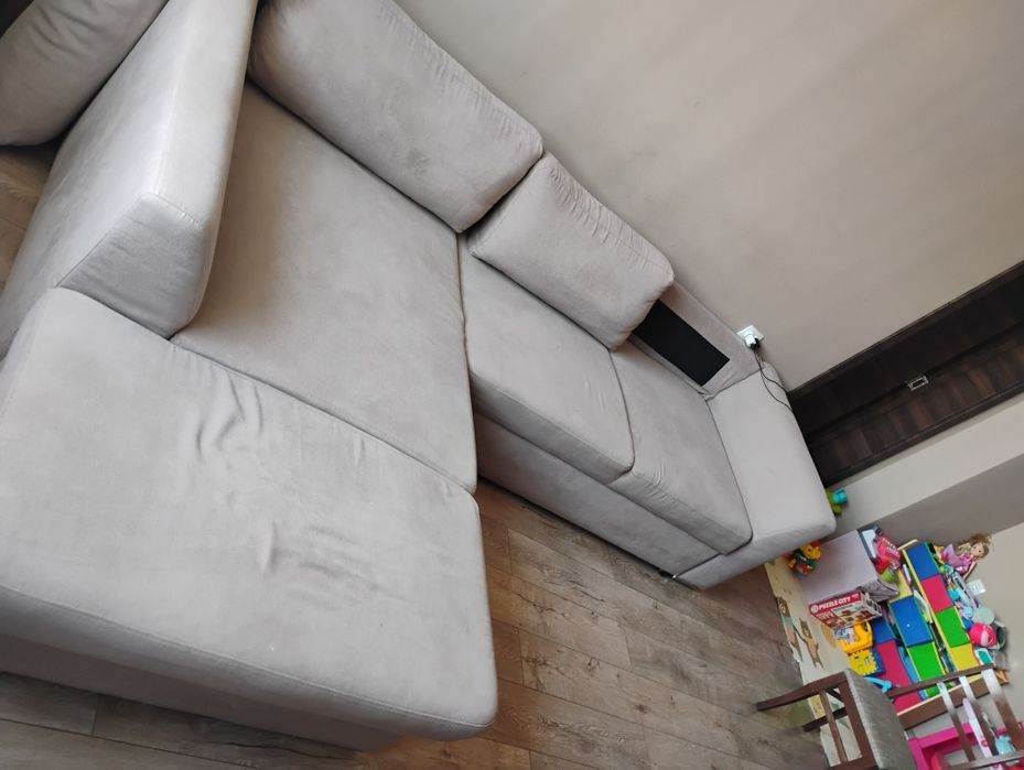Запазен Ъглов Диван