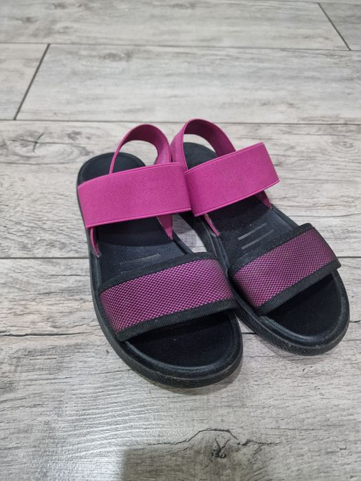 Сандалии р-р. 35