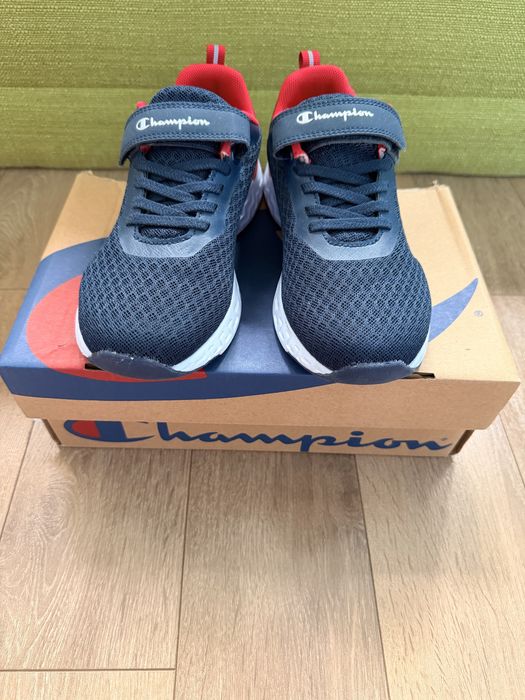 Champion Нови детски маратонки номер 35