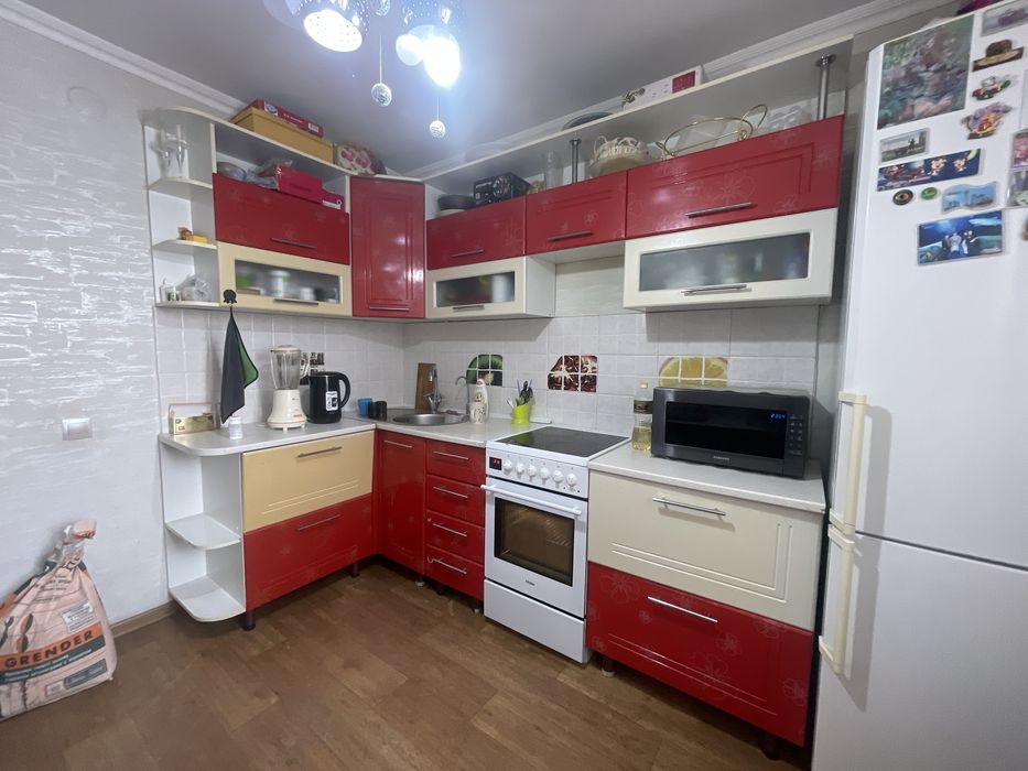 Кухня  угловая,приходите и смотрите,