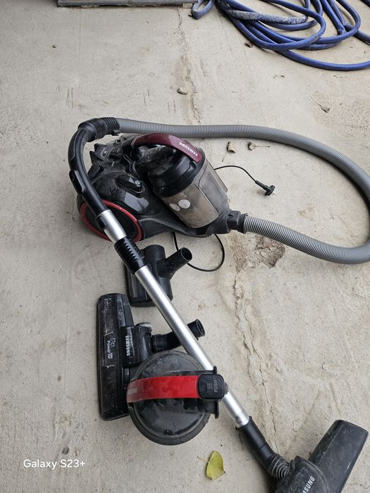 Продаётся пылесос в хорошем состояние работает