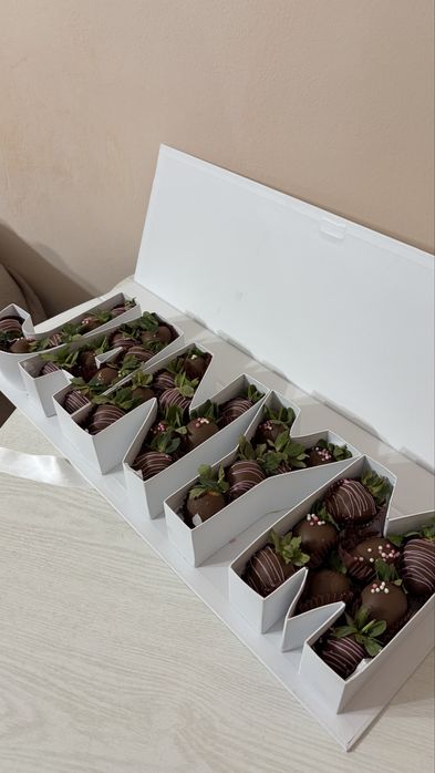 Janym каропка белый