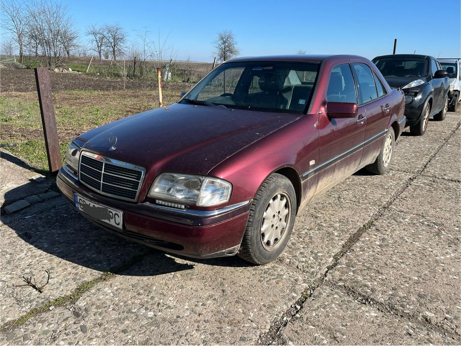 Mercedes c230 2.3 бензин автоматик 100000км