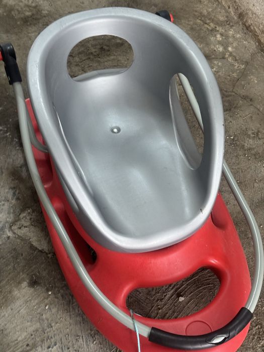 Бебешка шейна с дръжка за бутане - червена/сива (много запазена)